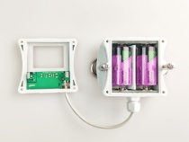 Hållare för 3.6 V litiumbatteri med magneter